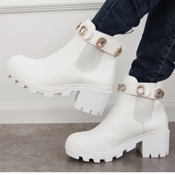 Shoes - White chunky heel boot with gems